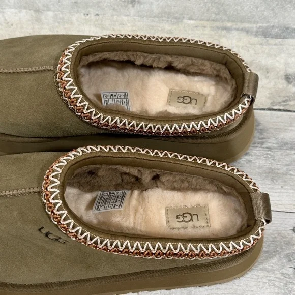 UGG TAZZ PLATFORM SLIPPER CLOGS MULES - ANTILOPE - SZ - 10 .US